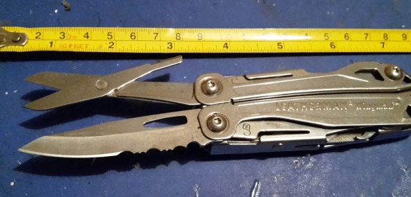 Leathermans knife blade and scissors