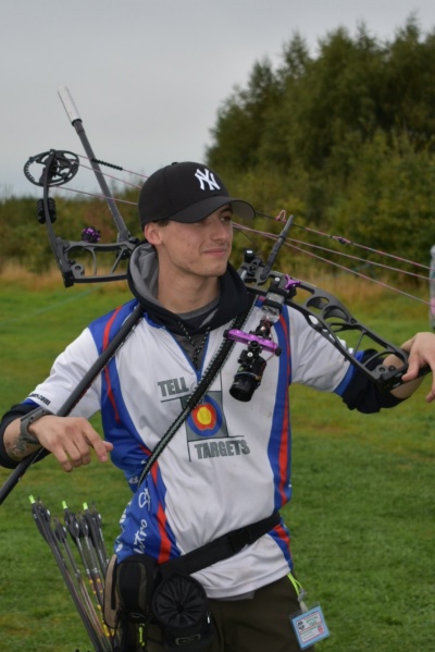 Compound archer relaxing